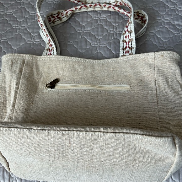 Sun 'N' Sand Turtle Shoulder Tote 
Beige Turtle Embroidered Tote - Picture 2 of 16